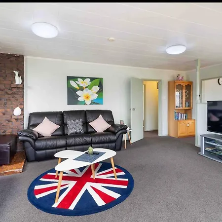 Mountain Top Kiwi Star Holiday Home
